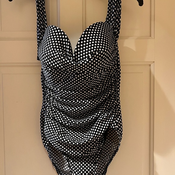 Magic Suit Black White Polka Dot Ruched One Piece Swimsuit Sz 8. like new - Picture 1 of 4